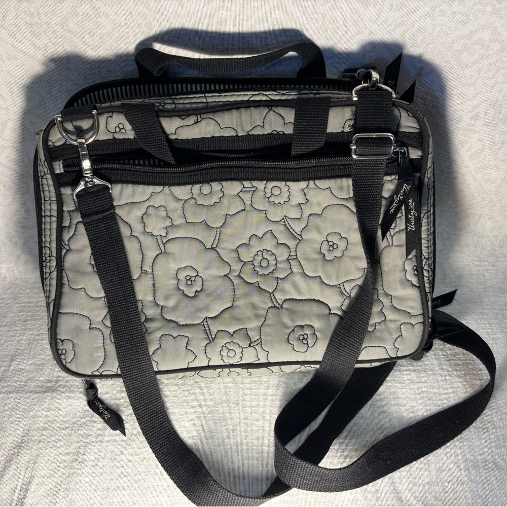 Thirty One Quilted Floral Tote/Carry All in Gray - Lightweight Bag